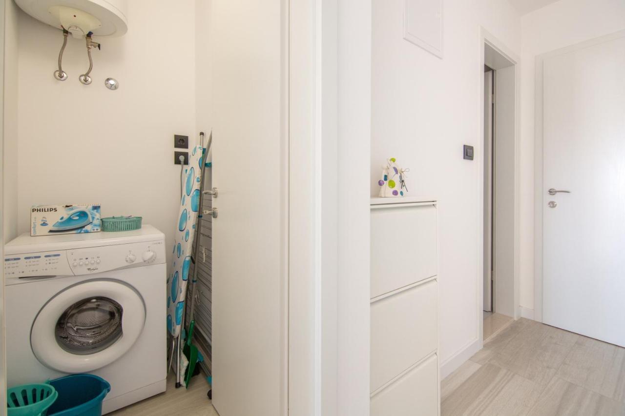 Apartment Nona Draga Komiza